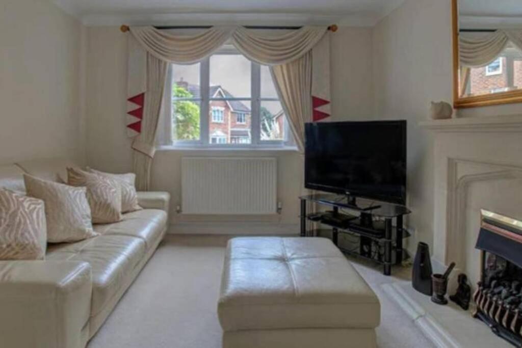 Luxury 4 Bedroom House Manchester Exterior foto