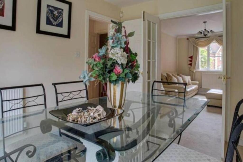 Luxury 4 Bedroom House Manchester Exterior foto